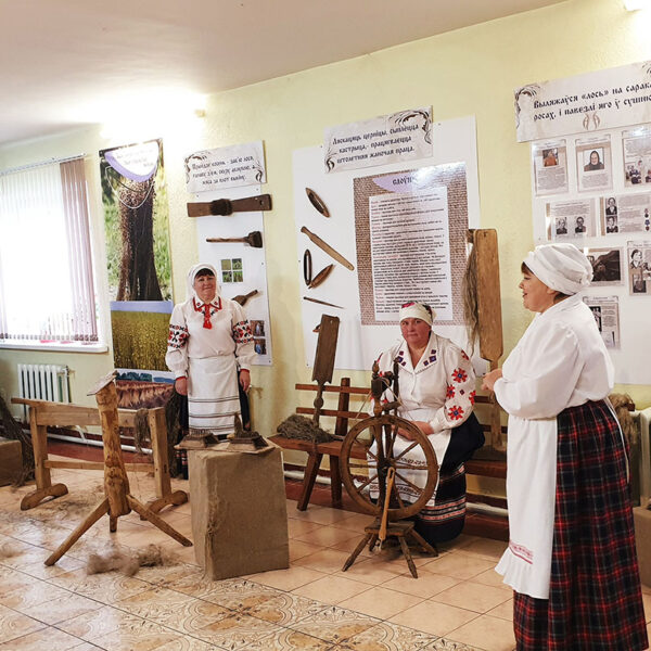 Творческая мастерская льна «Калі да лёну з паклонам – добра аддзячыць лён»