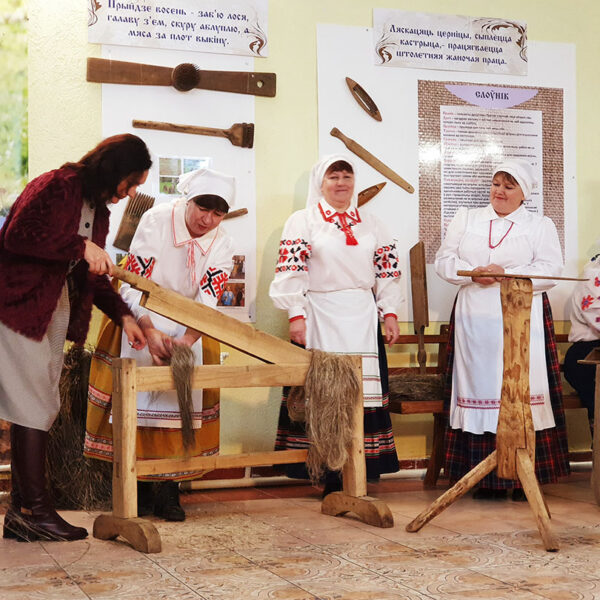 Творческая мастерская льна «Калі да лёну з паклонам – добра аддзячыць лён»