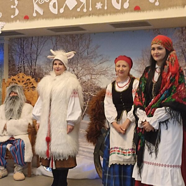 Проект “Кола Часу”: Анимационные программы “Жніўны вянок”, “Калядная зорка”, “Спеў вясны”, “Пакроўскі кірмаш”.