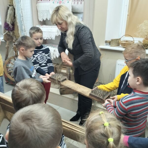 Выставка-презентация "Скарбы Лідскага краю".