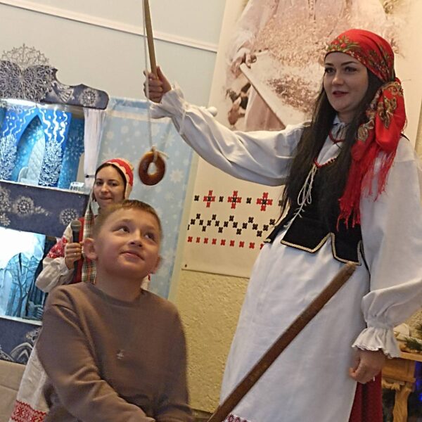 Проект “Кола Часу”: Анимационные программы “Жніўны вянок”, “Калядная зорка”, “Спеў вясны”, “Пакроўскі кірмаш”.