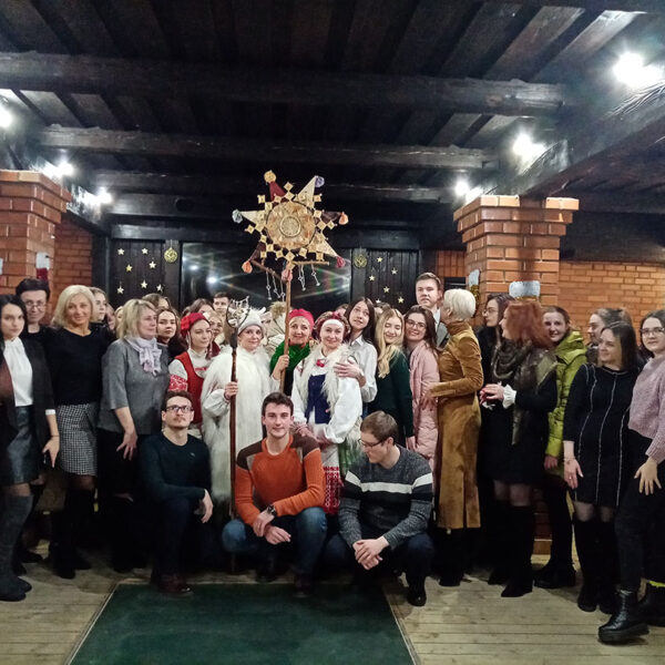 Проект “Кола Часу”: Анимационные программы “Жніўны вянок”, “Калядная зорка”, “Спеў вясны”, “Пакроўскі кірмаш”.