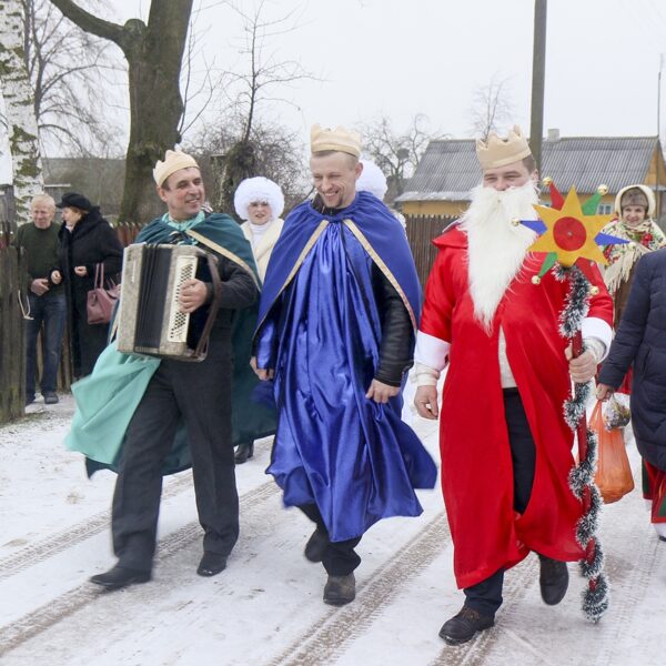 Фота 1 Шэсце Трох Каралёў па аг. Ваверка Лідскага раёна